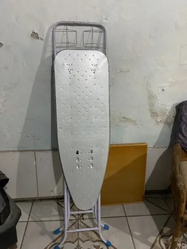 Para- Despega- Mesa de passar roupa- em bom Estado-preço só-