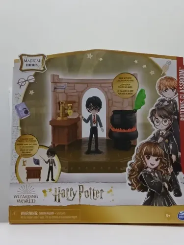 Playset Magical Minis Harry Potter - Potions Classroom - Figura Harry Potter