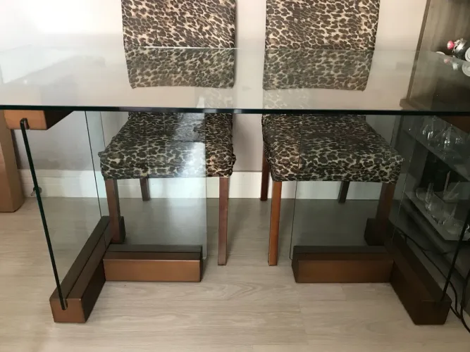 Mesa de Jantar com Tampo de Vidro e Base em Madeira - SOMENTE A MESA