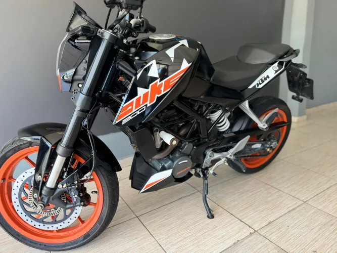 KTM DUKE 200 2020= T-CAR VEÍCULOS 