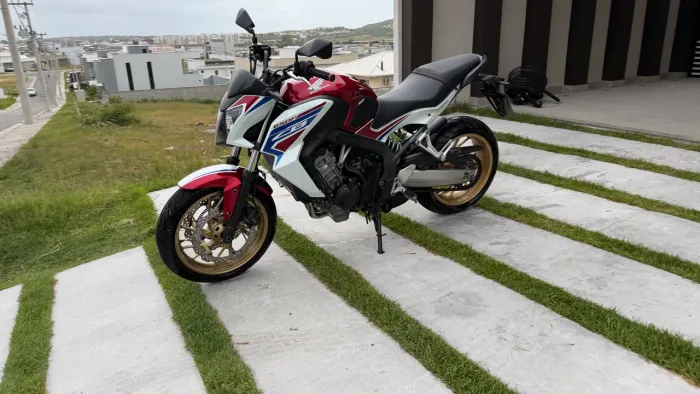 CB650F Cap América, estudo trocas por mais caras 