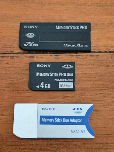 Memory Stick Sony Original e Adaptador Sony