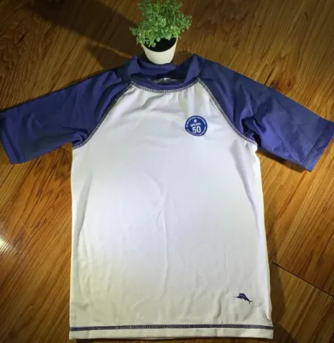 Camiseta piscina Tommy Bahamas tamanho 5/6 anos importada (nova)