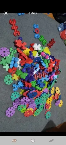 Peças de montar + de 100 peças 