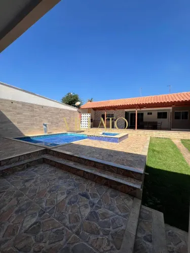 LINDA CASA NA AV. DOS IPÊS NO BAIRRO BOA VISTA- GOIANIA