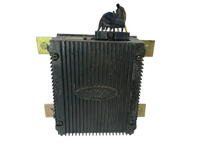 Modulo Amplificador Som VW Santana Quantum Ford Versailles Royale Escort Xr3 