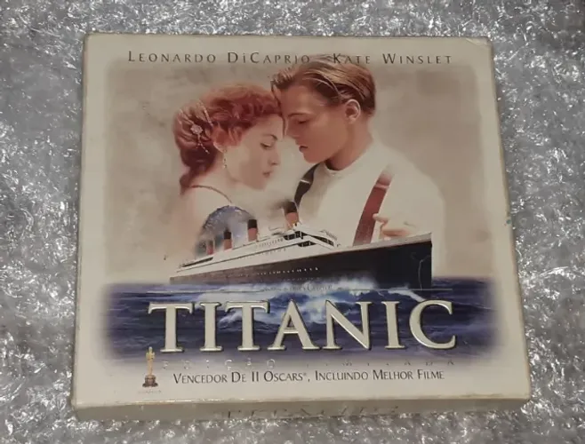 Box Titanic - Edição Limitada - 2 VHS Legendados + 8 Fotos em Alta Resolução + Fotograma