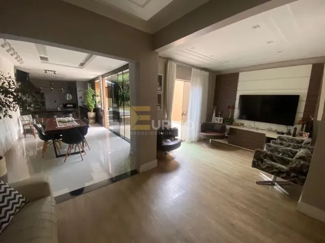 Casa em condomínio à venda no Chácara das Palmeiras Imperiais em Jundiaí/SP