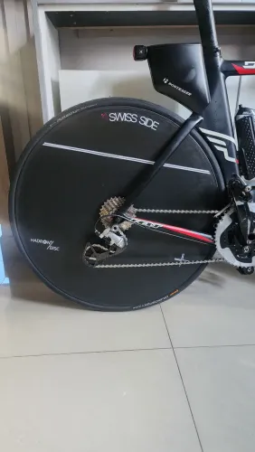 Roda de Carbono Fechada Clincher