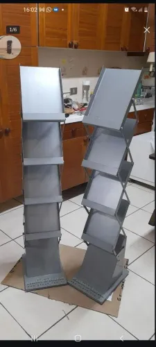 Porta banner, expositor, metálico R$ 440,00 nos dois 