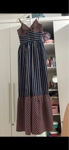 Vestido longo listrado