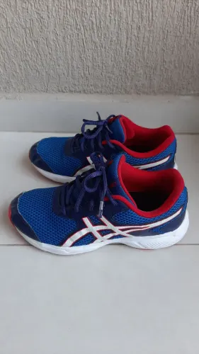 Tenis infantil Asics Buzz4 em ótimo estado de conservação, nr 36
