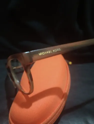 Armação de óculos Michael Kors original em perfeito estado com as lentes