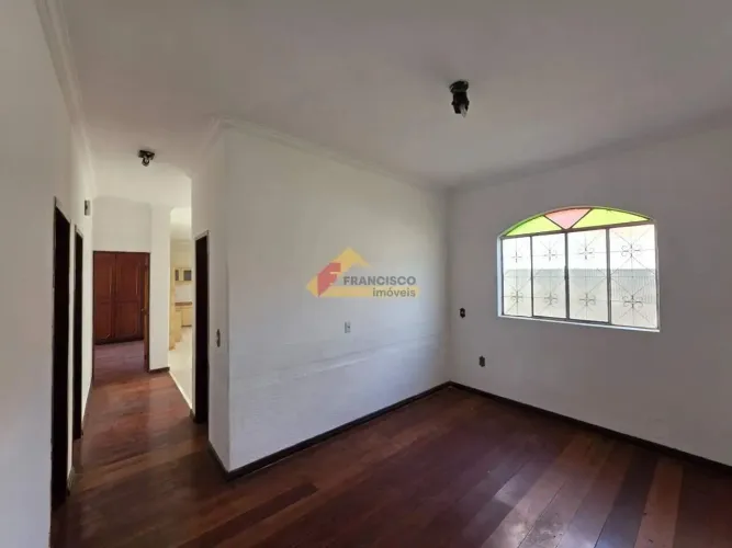 Casa à venda, 3 quartos, 1 suíte, 2 vagas, São José - Divinópolis/MG