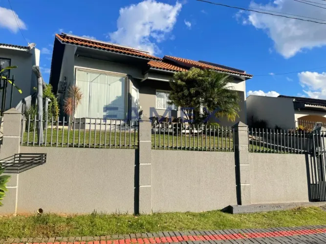 CASA A VENDA NO BAIRRO MENINO DEUS EM PATO BRANCO - 1 SUÍTE +2 QUARTOS - CA1002