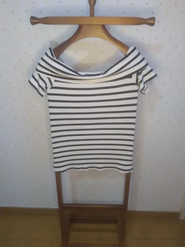 Blusa Listrada Preta e Branca C&A