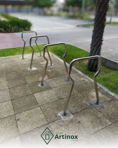 BICICLETÁRIO EM AÇO INOX 304