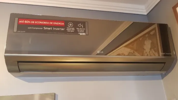 Torro Ar-condicionado 10mil btus LG Prata/metalizado, Smart Inverter (quase novo)