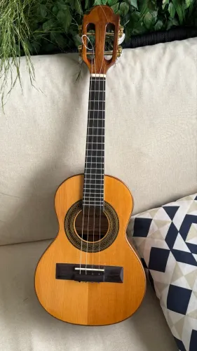 Cavaco cavaquinho Manuel de Andrade 2008 impecável Troco por Iphone 14 pra cima