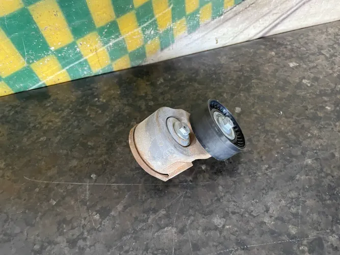 Tensionador da correia poliv Jeep renegade longitude t270 1.3 46348572