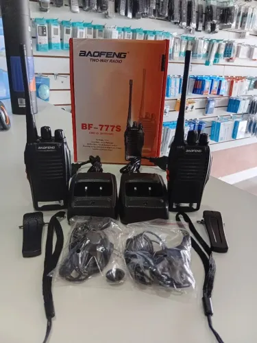 Kit completo de rádios comunicadores .