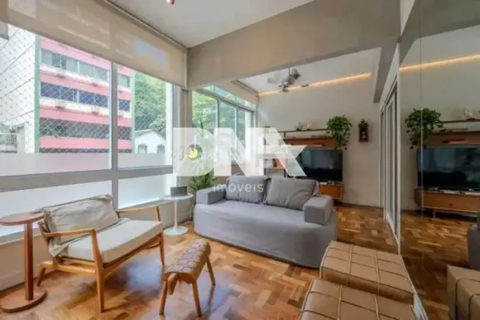 Apartamento : Padrão / Residencial / Humaitá