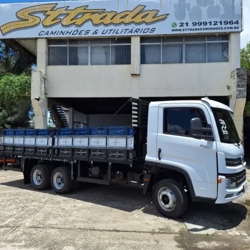 VW 13180 DRC 6X2  ANO 2022  EQUIPADO COM CARROCERIA
