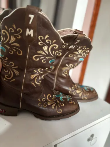 Bota Country Feminina - Couro Legitimo - Tamanho 7M (38/39 BR)