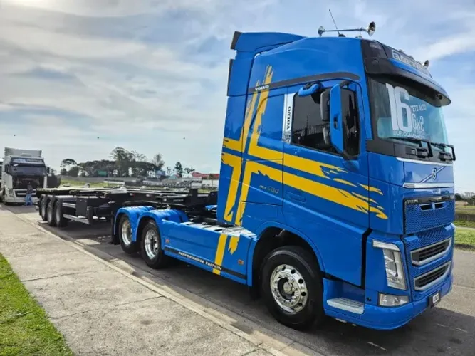 Volvo FH 460 6x2 Globetrotter Ano 16 Teto Alto Automático Bug de Container Rodofort Ano 22