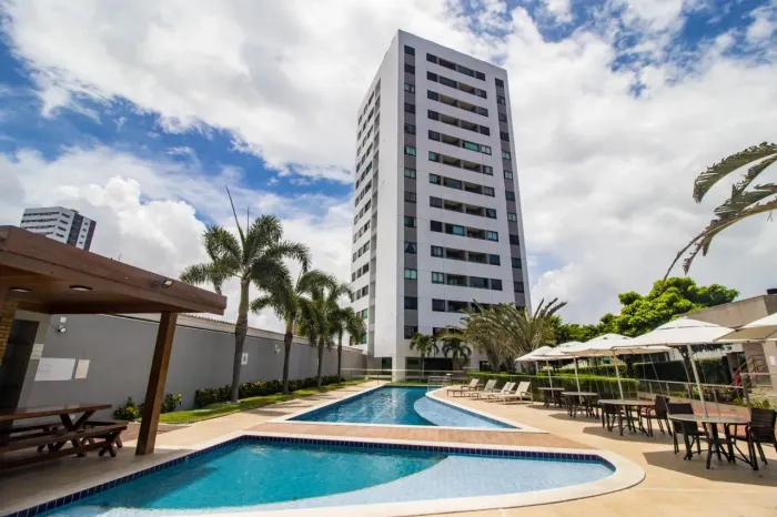 Apartamento Alto Padrão a Venda com 3 quartos semi mobiliado em Capim Macio