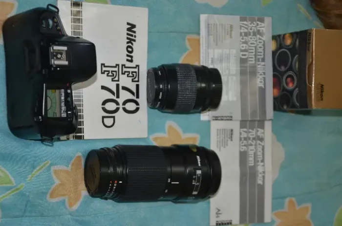 NIKON N70 (ou F70) praticamente SEM USO-ANALÓGICA(corpo: R$600,00) + 2 Lentes NIKKOR