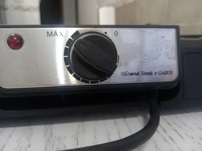 Grill Elétrico Grand Steak & Grill -