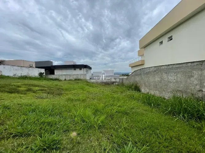 Lote Condomínio Vale Verde, com 403,00m², quitado e registrado.