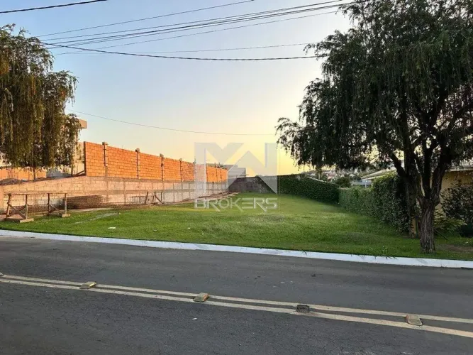Terreno plano à venda no Condomínio Terras de Vinhedo na cidade de Vinhedo - SP