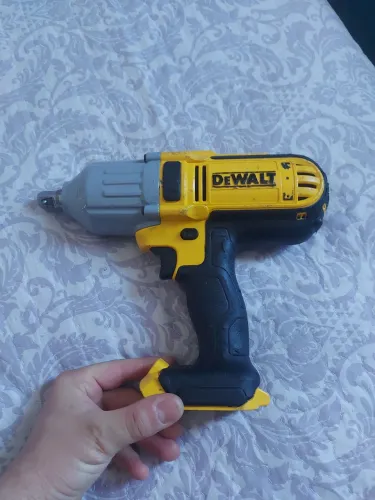 Chave impacto Dewalt. Dcf 889