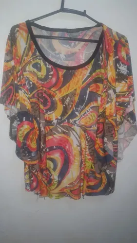 Blusa Feminina Estampa Abstrata