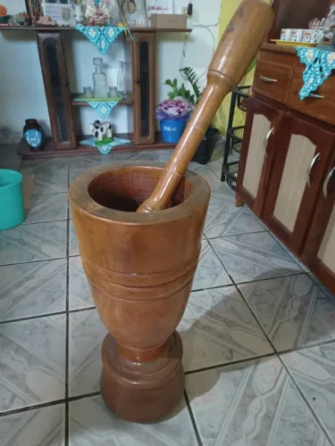 Pilão de madeira maciça(tamanho grande)
