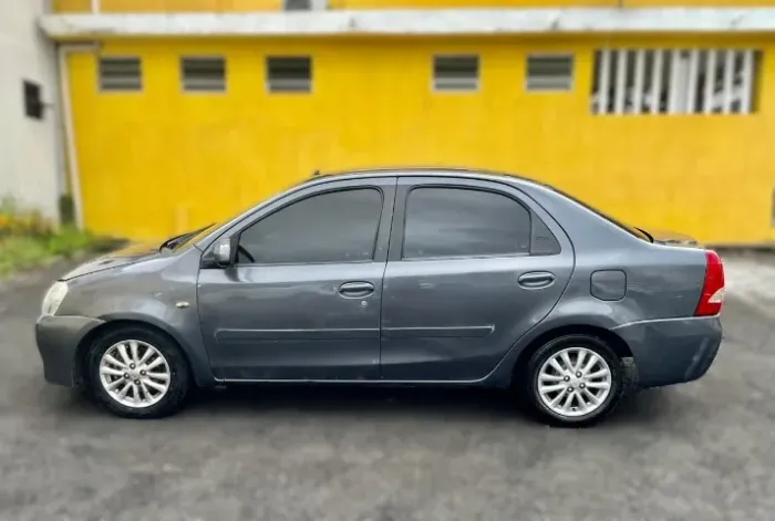 Toyota Etios XLS Sedan 1.5 Flex 16V 4P Mec. 2014