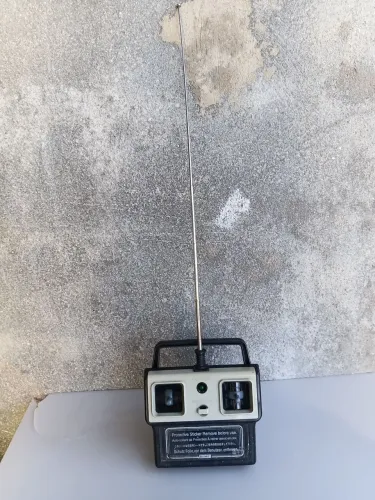 Controle Remoto Antigo 2 Canais com Antena - Para Carro/Barco de Brinquedo RC