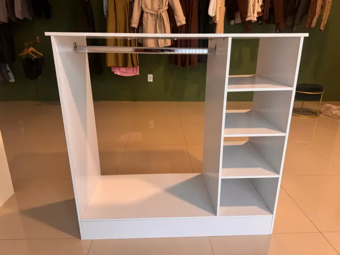 Balcão arara cabideiro expositor de roupa 