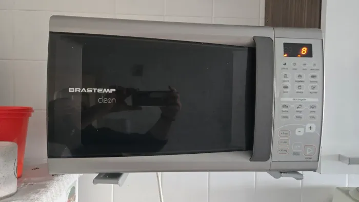 MICROONDAS BRASTEMP 20 LITROS COM SUPORTE DE PAREDE
