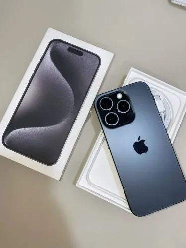 Vendo iPhone 15 Pro, 256 GB.  Em excelente estado de conservação 