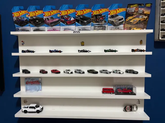 COLEÇÃO DE HOTWHEELS 127 CARRINHOS