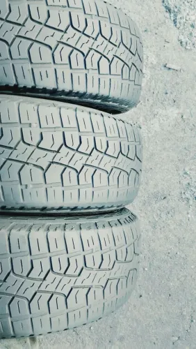 02 pneus aro 15 Pirelli Scorpions atr 205/60/15 bom para  Saveiro Cross.   