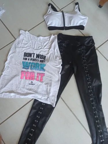 Kit calça top e camiseta Tam P