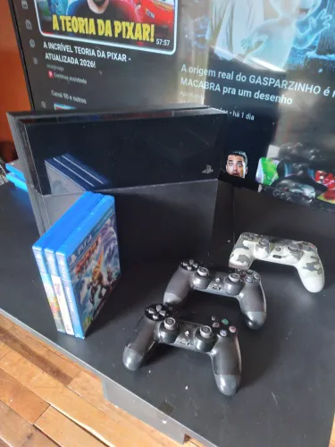 Playstation 4 com 3 controles + Jogos