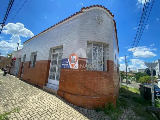 Casa Comercial na região de Nova Rússia!