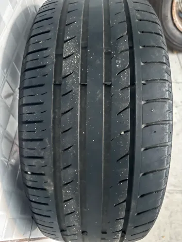 Pneu 225/50 R 17