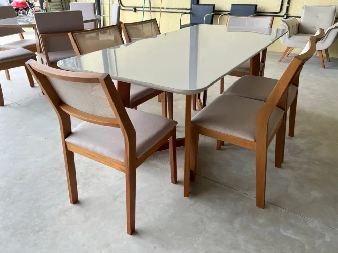 Mesa de jantar em promoção 1.70cm