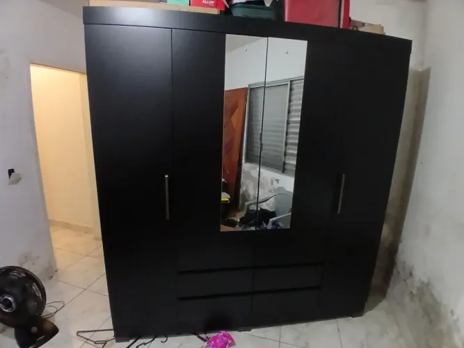 Guarda Roupa seminovo com espelho